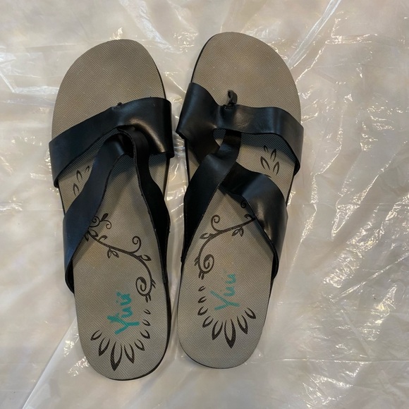 NWOT Yuu sandals cross cross black style Chloe. Sz 10W - Picture 9 of 11